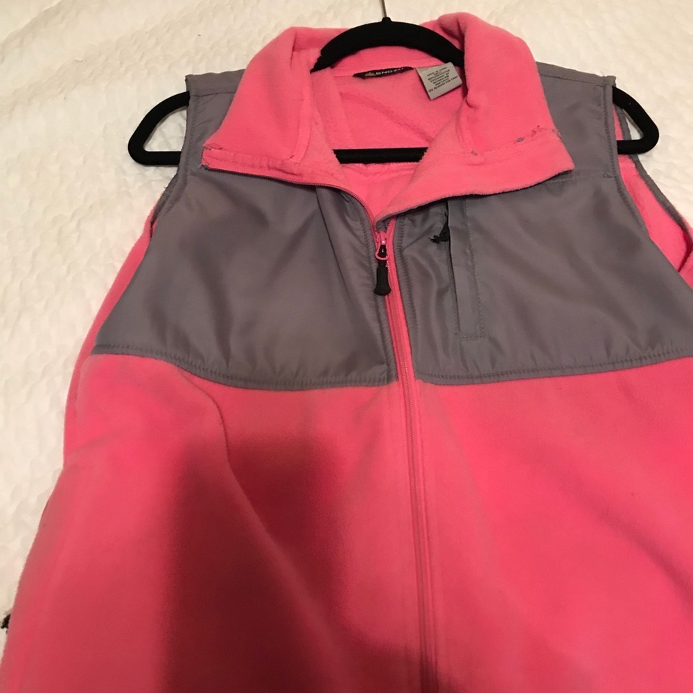 Sleeveless vest